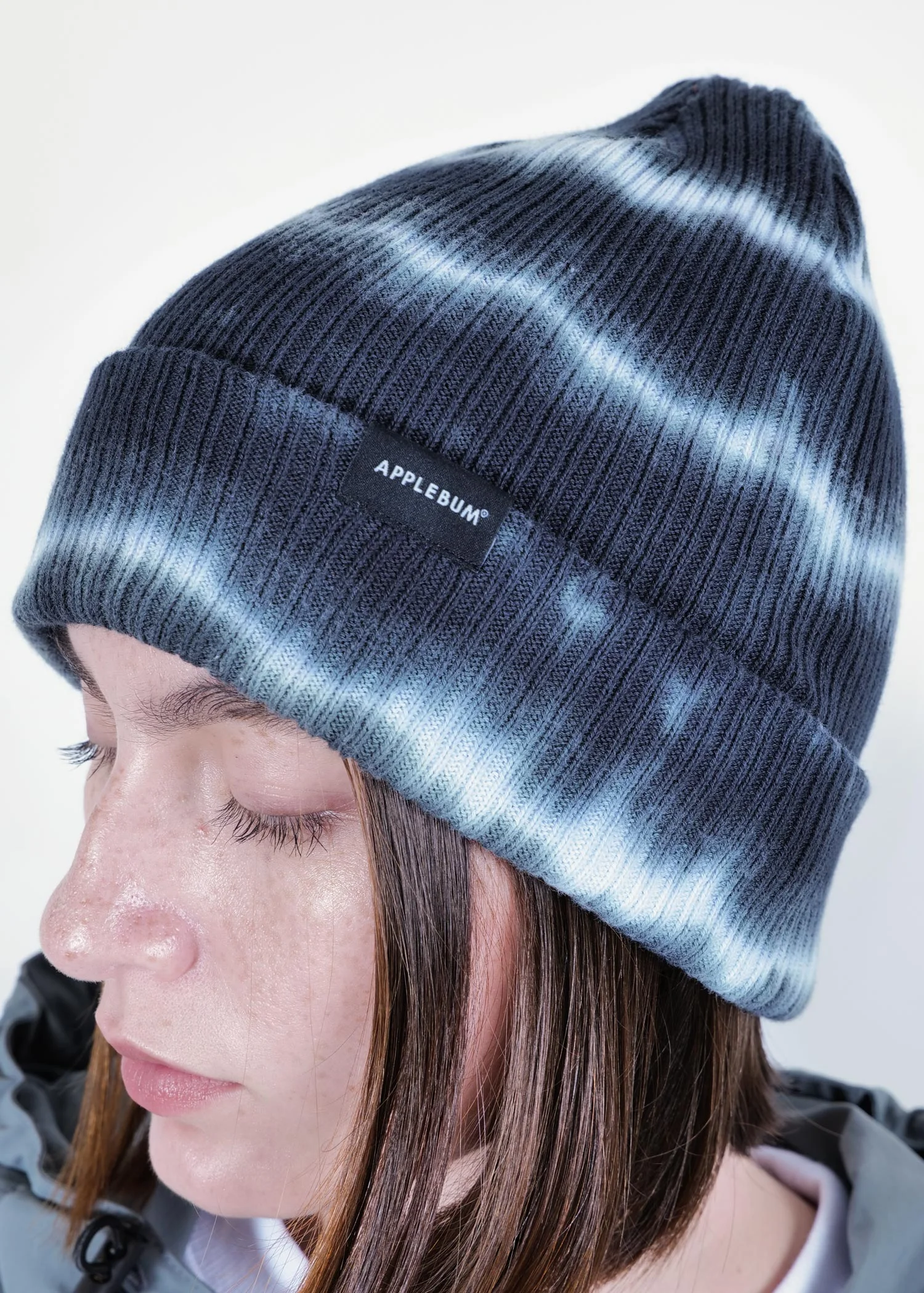 TiEDYE FREAK ハンドダイボーダーニットキャップ ストリートコーディネート　着用画像