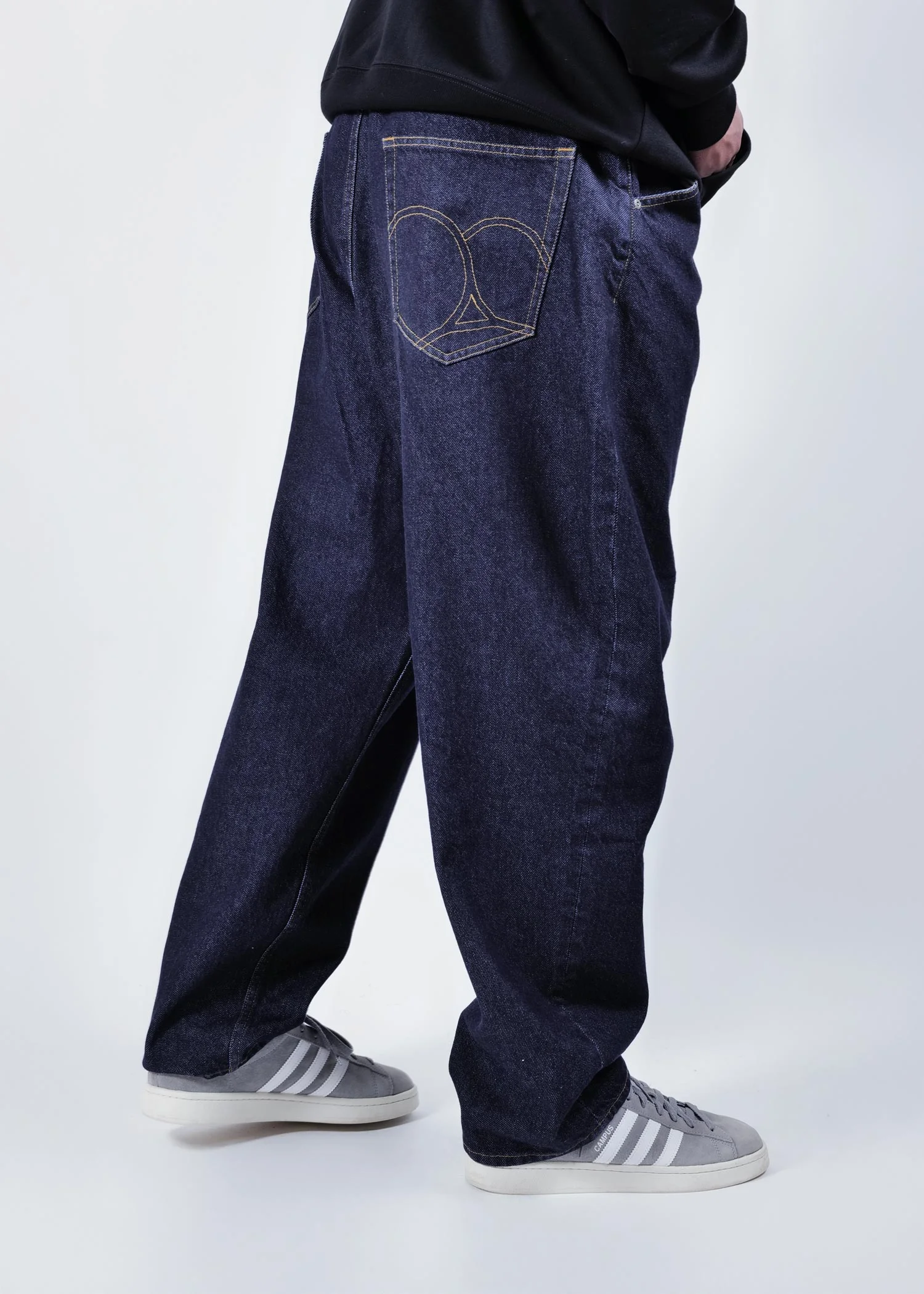 APPLEBUM Selena ワイドテーパード デニムパンツ メンズ 12oz ストレッチ ジーンズ インディゴ　着用イメージ　横