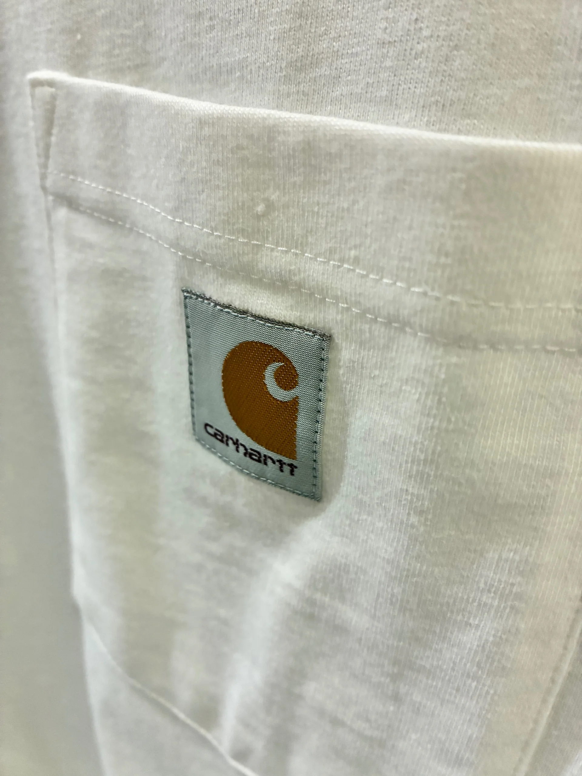Carhartt ポケットTシャツ メンズ ヘビーウェイト ルーズフィット 半袖Tシャツ　ホワイト　　胸ポケット　拡大