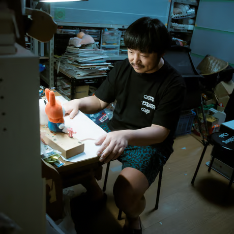 Chaos Fishing Club グラフィックTシャツ メンズ バックプリント 6.2oz コットン 半袖Tシャツ ブラック 着用イメージ