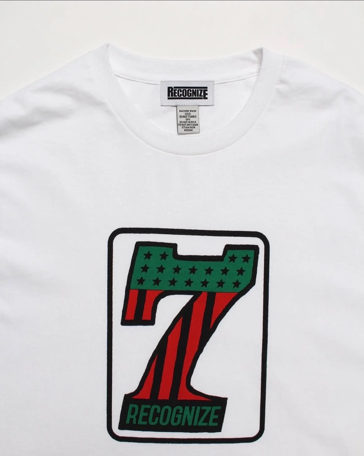 RECOGNIZE  MURO No.1ロゴ 7インチレコード Juneteenthカラー グラフィック 半袖 コットンTシャツ メンズ ホワイト　フロント拡大