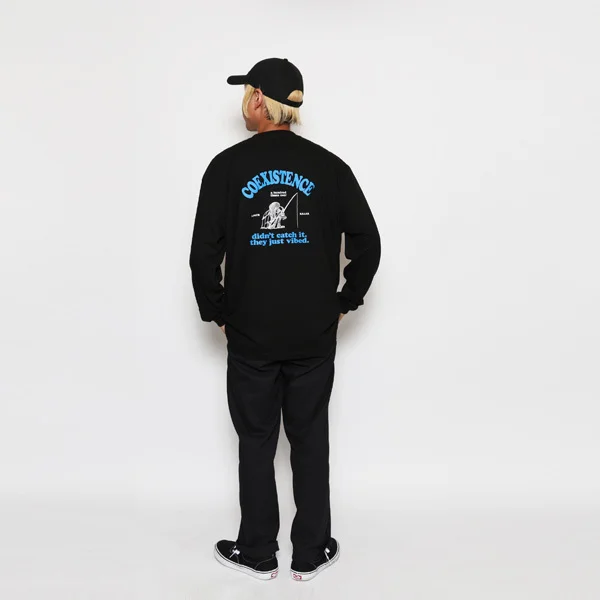 LUNKER KILLER MASATO MAEKAWA COEXISTENCE オーバーサイズ ロングスリーブTシャツ メンズ グラフィック ロンT　着用イメージの背面
