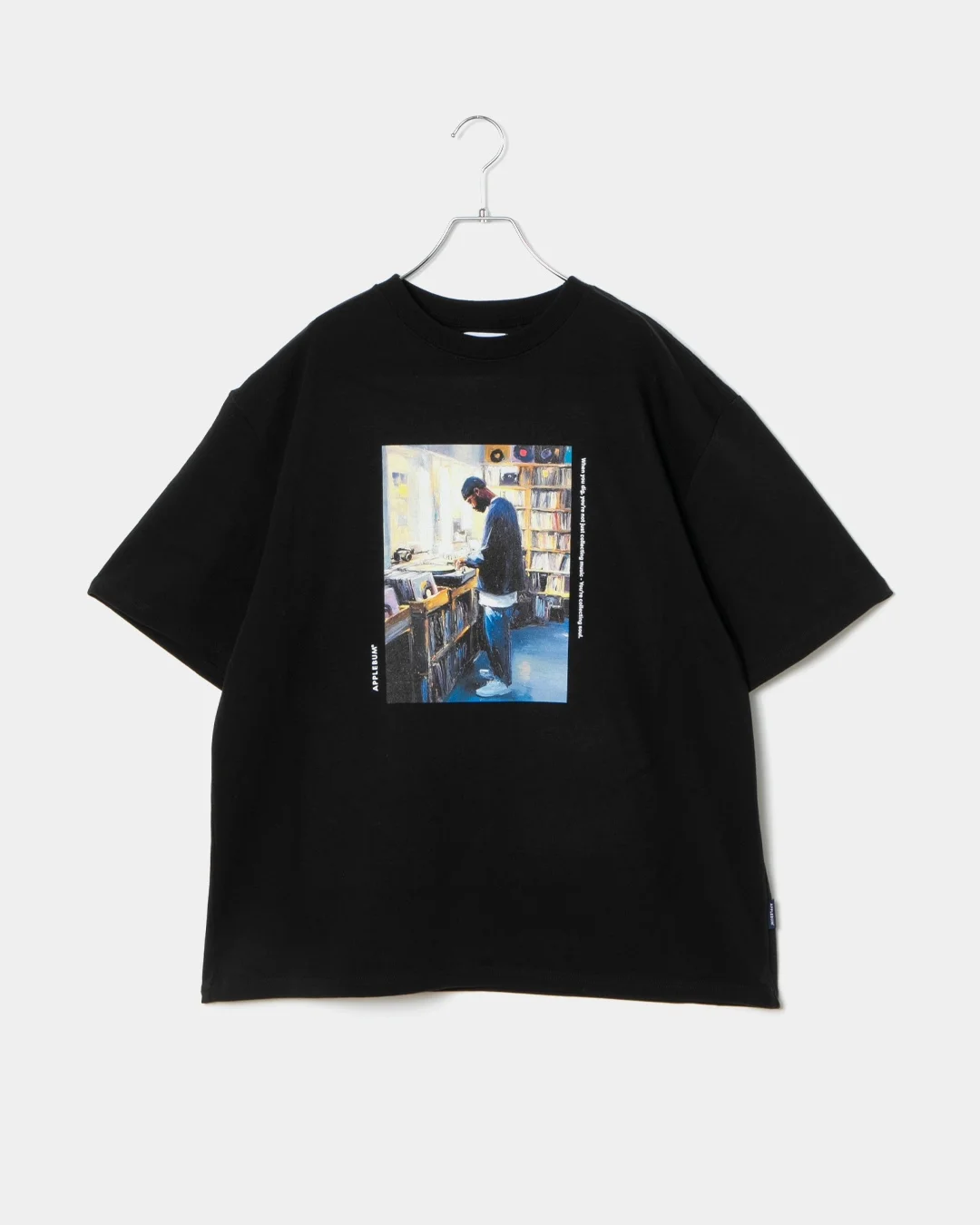 APPLEBUM レコードディグ グラフィックTシャツ 12oz ヘビーウェイト メンズ DJ ヒップホップ ストリート　ブラック　正面