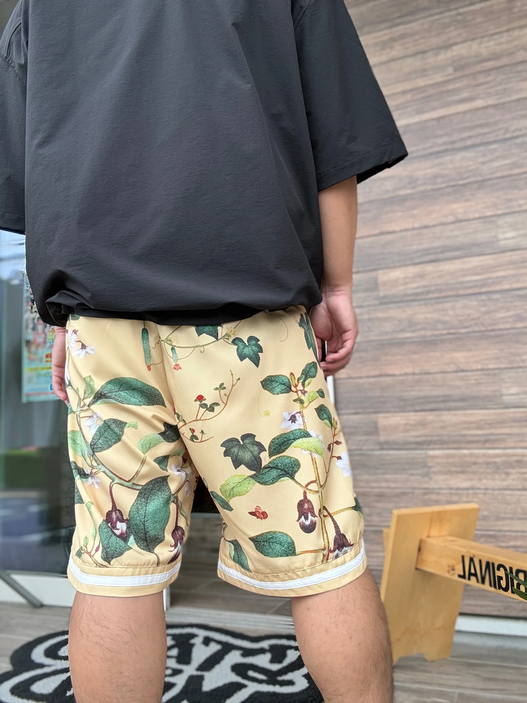 APPLEBUM 総柄バスケットショーツ 和柄 植物画 アート バスケパンツ ストリート　背面