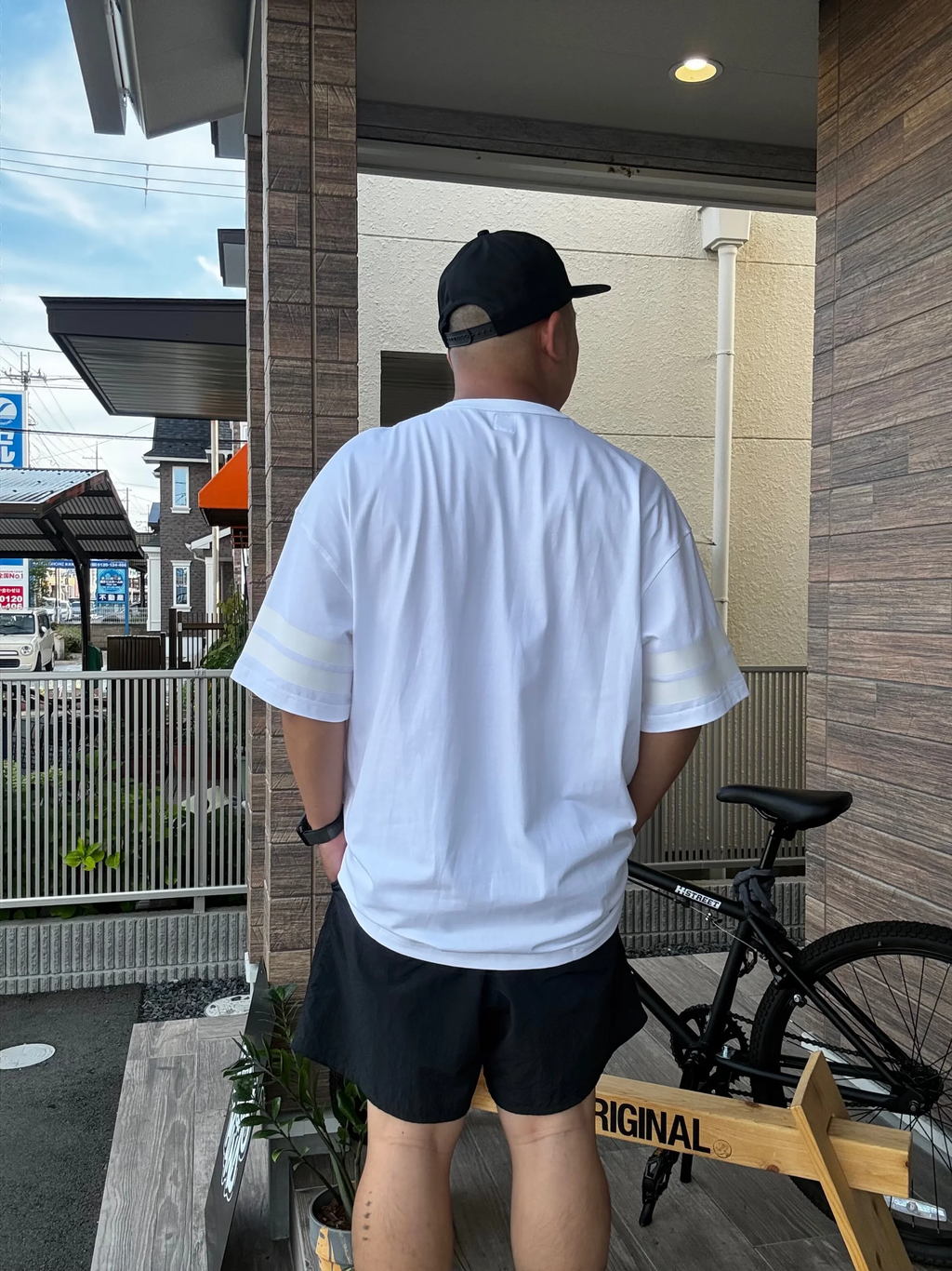 EXPANSION NY 89 Tシャツ ニューヨーク ストリートスポーツミックスコーデ　バックスタイル　ホワイト