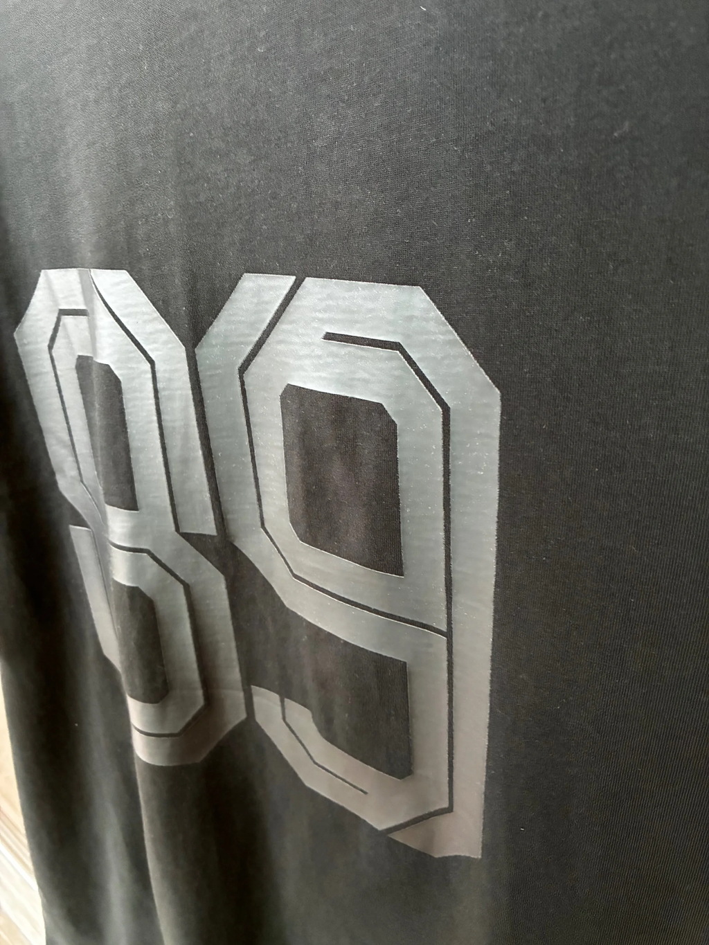 EXPANSION NY 89 立体ラバープリントTシャツ ディテール　ブラック