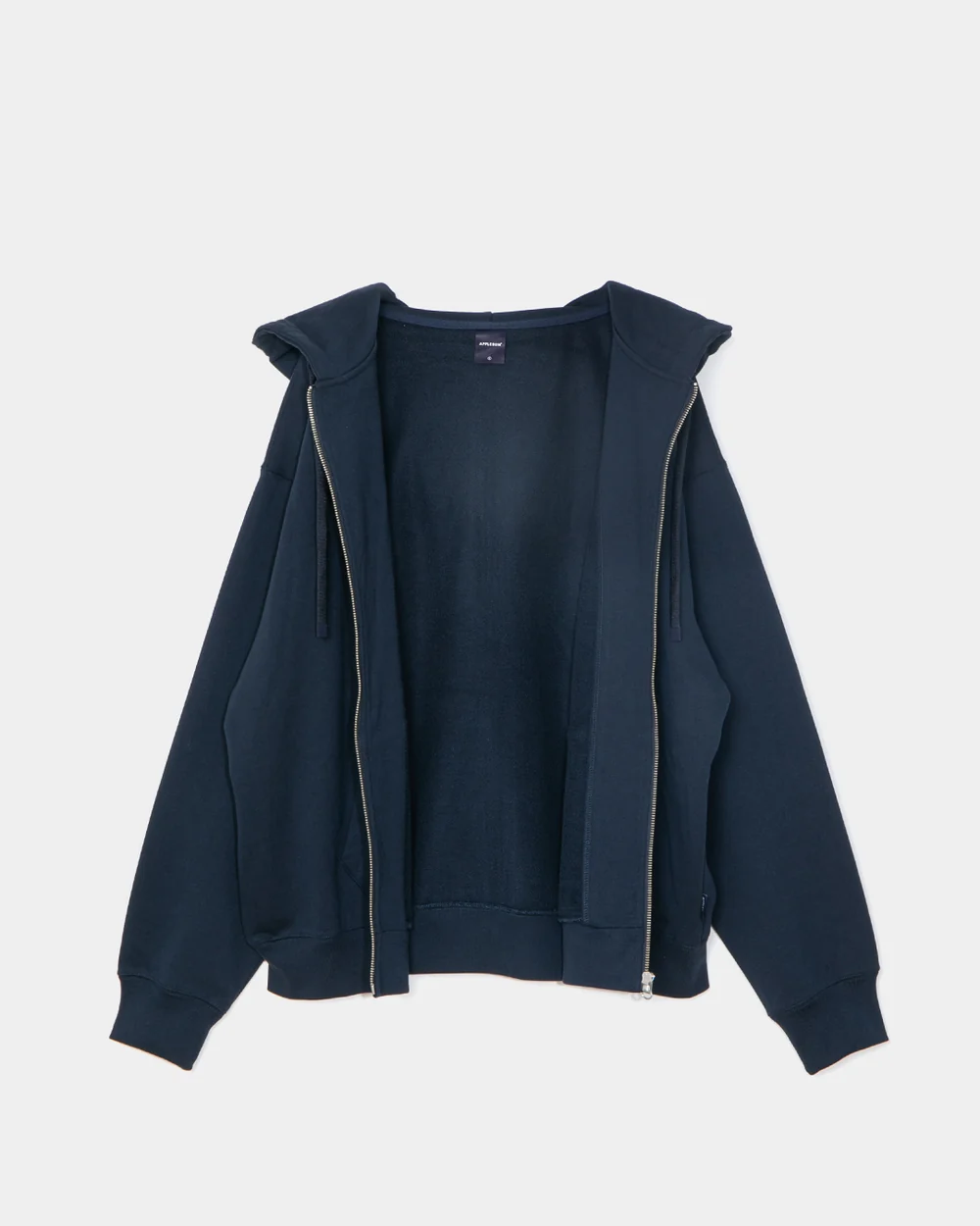 APPLEBUM STRICTLY UNDERGROUND ジップフーディ　ネイビーのジープを開けた時の正面。