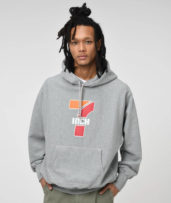 RECOGNIZE 7 INCH HOODIE ストリートファッションコーディネート　着用イメージ