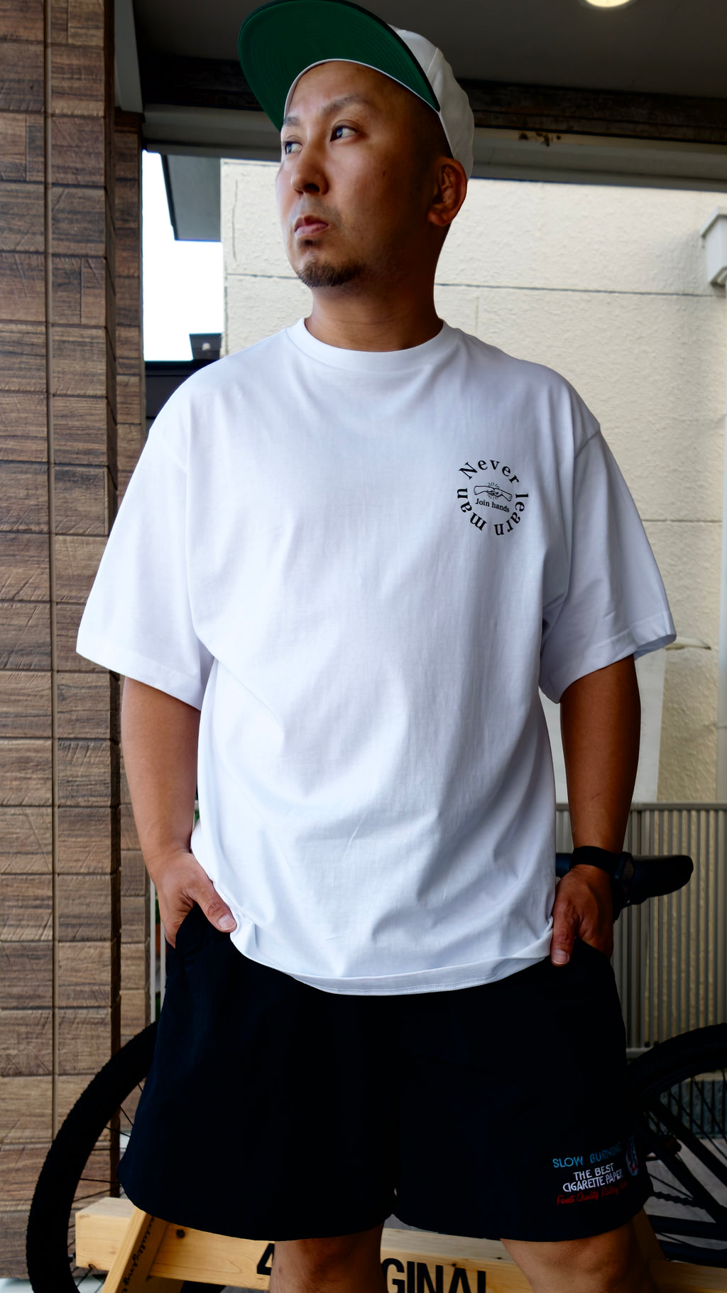 Never Learn Man 記念Tシャツ ヒップホップ ストリートスタイル　フロント