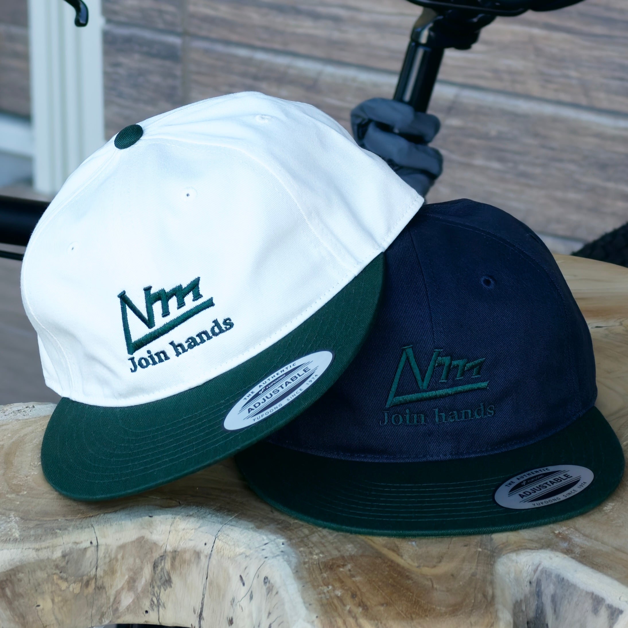 Never Learn Man ベースボールキャップ carefreeman Moment. オフィシャルキャップ　ホワイト　ネイビー