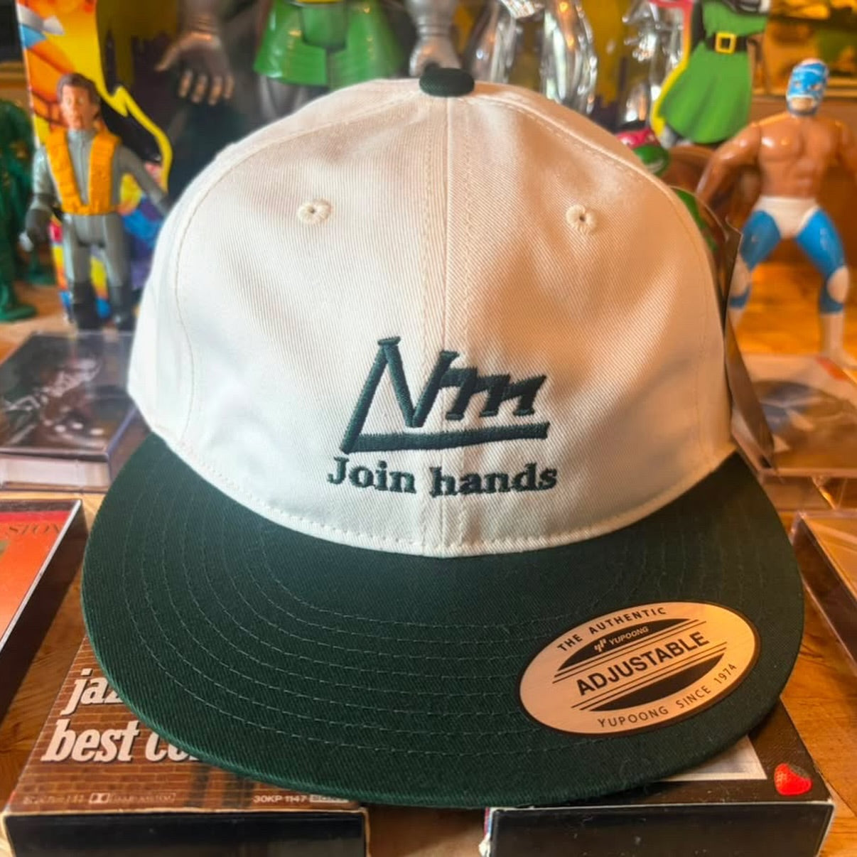 Never Learn Man ベースボールキャップ carefreeman Moment. オフィシャルキャップ　ホワイト